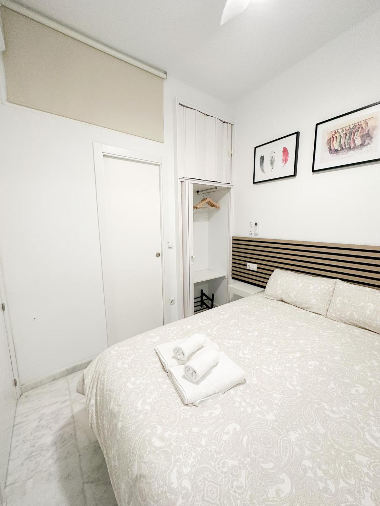 Central Cozy Budget 2Br Apt With Ac, 1 Bath, Private Parking Opt เซบีญา ภายนอก รูปภาพ