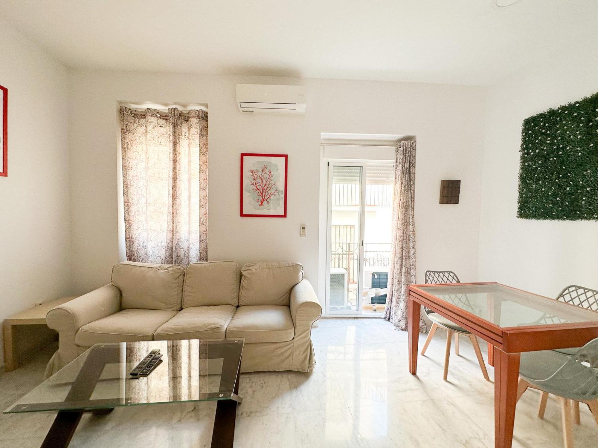 Central Cozy Budget 2Br Apt With Ac, 1 Bath, Private Parking Opt เซบีญา ภายนอก รูปภาพ